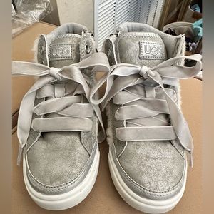 🌸Girls UGG High Top Sneakers